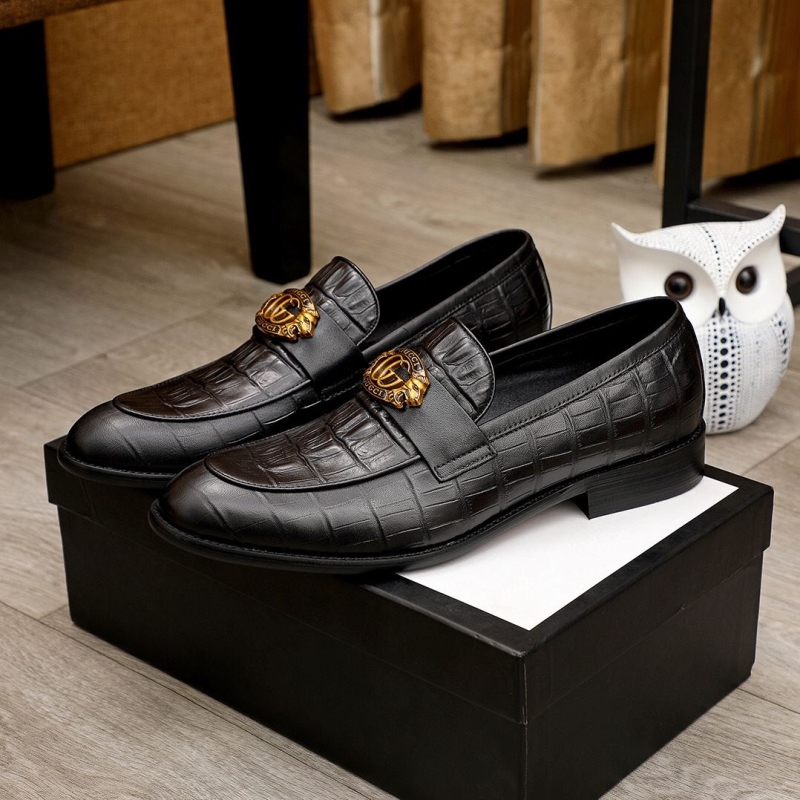 G*u*i leather shoes